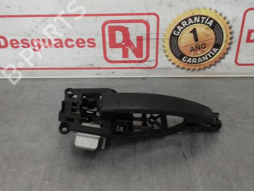 Used Front left exterior door handle OPEL CORSA D (S07) [2006-2015]  15426340