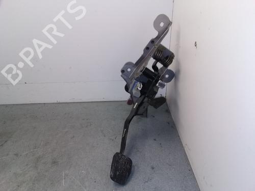 Used Clutch pedal MAZDA 5 (CR) 2.0 CD (CR19) (143 hp) 15440556