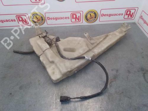 Used Windscreen washer tank VW TOUAREG (7LA, 7L6, 7L7) [2002-2013]  15425976