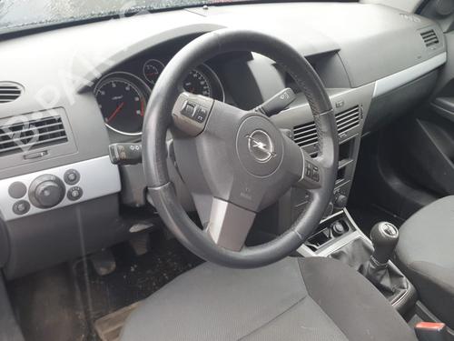 Fuse box OPEL ASTRA H (A04)  | BP26502404E1 