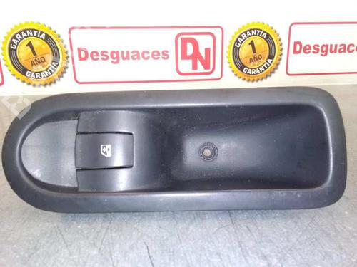 Right front window switch RENAULT MEGANE II (BM0/1_, CM0/1_) [2001-2012]null 156015540