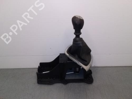 Used Gear lever RENAULT MEGANE III Hatchback (BZ0/1_, B3_) [2008-2025]  15439226