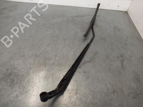 Used Front windshield wiper arm TOYOTA COROLLA Verso (_E12_) [2001-2007]  15464287