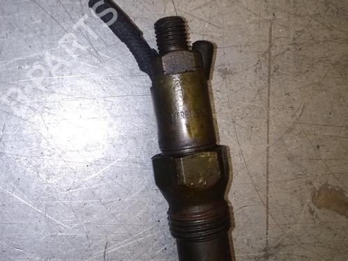 Injecteur FORD MONDEO II (BAP) 1.8 TD (90 hp) 15441033