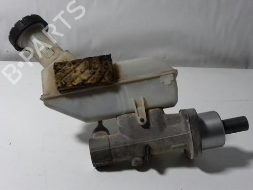 Used Brake master cylinder RENAULT CLIO III Grandtour (KR0/1_) [2007-2025]  15593994