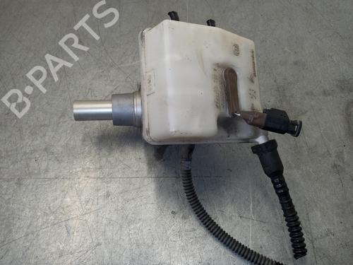 Hovedbremsecylinder PEUGEOT 5008 (0U_, 0E_) [2009-2017]  15453235