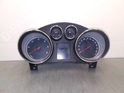 Used Instrument cluster OPEL INSIGNIA A (G09) 2.0 CDTI (68) (160 hp) 15438138