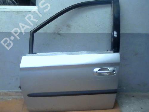 Used Left front door CHRYSLER VOYAGER IV (RG, RS) 2.4 (147 hp) 15425011