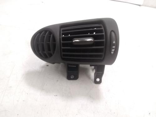 Used Air vent MERCEDES-BENZ C-CLASS (W203) C 220 CDI (203.006, 203.008) (143 hp) 15461083