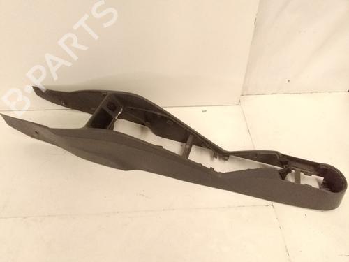 Armrest / Center console SEAT IBIZA IV (6J5, 6P1) 1.4 TDI (80 hp) 6J0863243