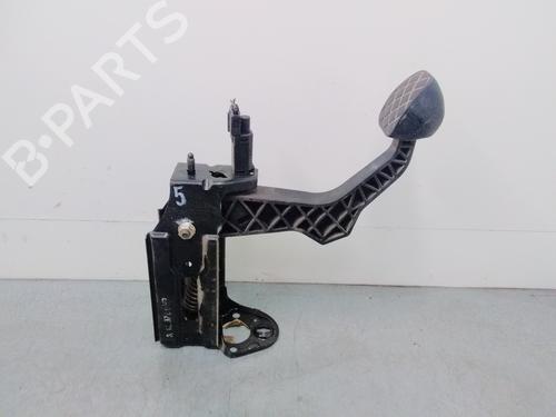Used Clutch pedal VW GOLF IV (1J1) [1997-2008]  15731468