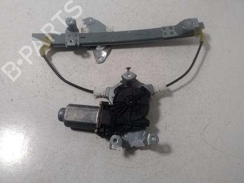 Rudehejsemotor bagstkærm højre NISSAN QASHQAI / QASHQAI +2 I (J10, NJ10, JJ10E) [2006-2014]  18015815