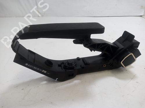 Used Pedal MERCEDES-BENZ CLS (C219) [2004-2011]  15465012