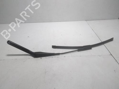 Used Front windshield wiper arm BMW 1 (E81) 118 d (143 hp) 15779459