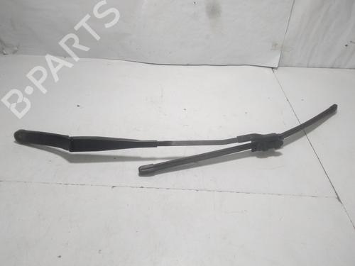 Used Front windshield wiper arm AUDI A3 (8P1) 2.0 TDI 16V (140 hp) 15461922
