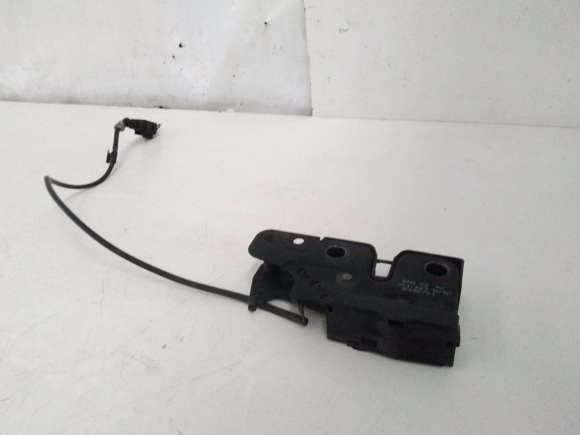 Serrure De Capot-moteur Pour Skoda Fabia I (6Y2, 6Y5, 6Y3) - Référence 6Y0823463A - Remplacement Direct - 10