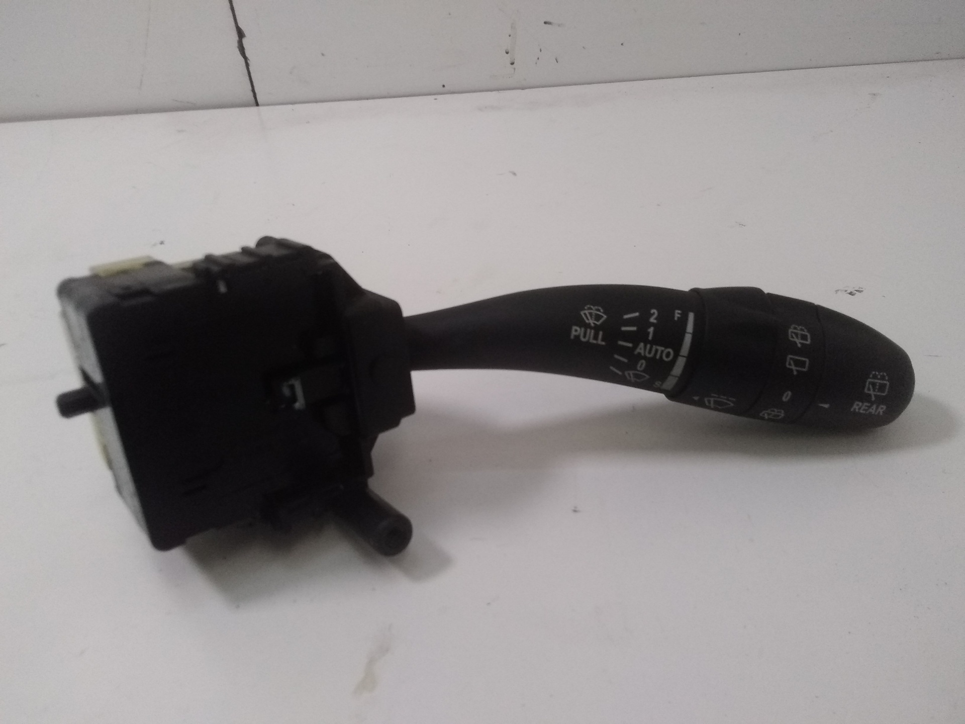 Steering column stalk KIA CEE'D SW (ED) 2.0 CRDi 140 15461177 BParts