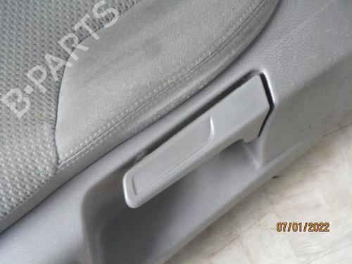 Left front seat VW PASSAT B6 (3C2) 2.0 TDI 16V | BP33322118C15 - Image 2