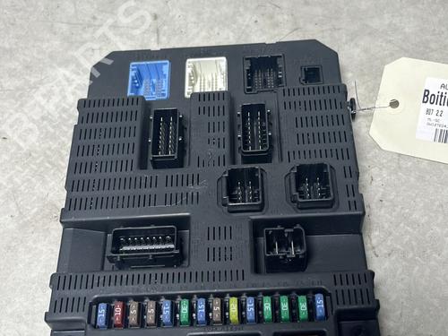 Used Fuse box PEUGEOT 807 (EB_) 2.2 HDi (128 hp) 31668723