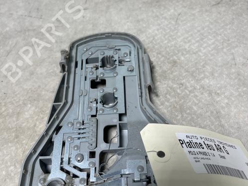 Nummerpladelys Nummerpladelys VW POLO IV (9N_, 9A_) 1.4 TDI (70 hp) 33981883 33981883