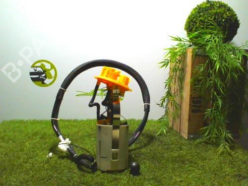 Used Fuel pump VOLVO XC90 I (275) D5 AWD (185 hp) 30666816