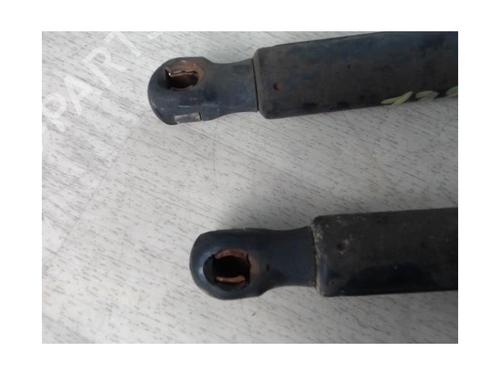 Tailgate lift support VW GOLF V (1K1) 1.9 TDI | BP21183207C138 