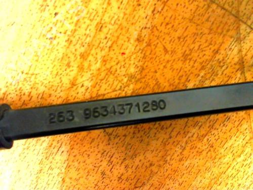 Front windshield wiper arm PEUGEOT 307 Break (3E) 2.0 HDI 110 | BP24025036C143 