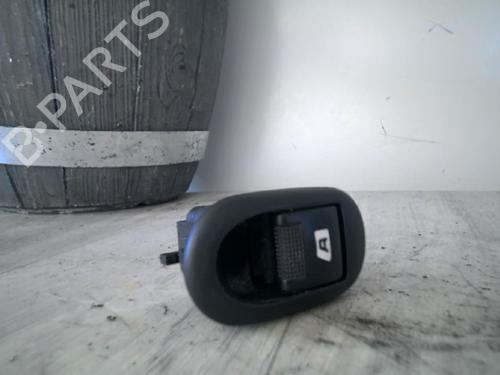 switch-peugeot-1007-km_-2005-31638106 main image