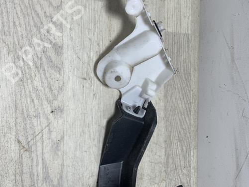 kofangerbeslag-bag-renault-megane-iv-hatchback-b9amn_-2015-25724567 main image