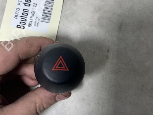 warning-switch-toyota-rav-4-iii-_a3_-2005-2006-2007-2008-2009-2010-2011-2012-2013-2014-30807440 main image