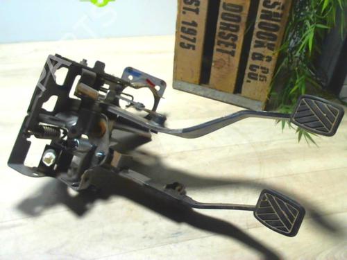 Used Pedal SUZUKI GRAND VITARA II (JT, TE, TD) 1.9 DDiS All-wheel Drive (JT419, TD44, JB419WD, JB419XD,... (129 hp) 32999079