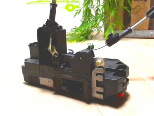 Venstre bak lås OPEL MERIVA A MPV (X03) 1.7 CDTI (E75) | BP24021214C100