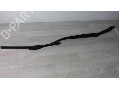 Used Front windshield wiper arm HYUNDAI TUCSON (JM) 2.0 CRDi (113 hp) 21183042