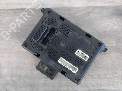 Used Fuse box BMW 1 (E81) 118 d (143 hp) 25488468