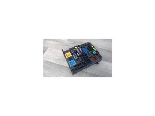 Used Fuse box PEUGEOT 3008 II SUV (MC_, MR_, MJ_, M4_) 1.2 THP/ PureTech 130 (MRHNSM, MRHNSU, MRHNSJ, MRHNYW,... (131 hp) 25619903