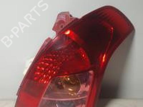 Used Right taillight SUZUKI SWIFT III (MZ, EZ) 1.3 DDiS (RS413D) (75 hp) 29482303