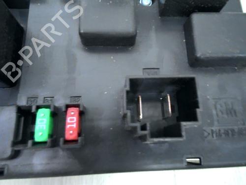 Fuse box OPEL ASTRA J (P10) 2.0 CDTI (68) | BP24025409E1