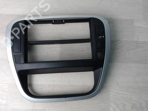 Middle console CITROËN C3 I (FC_, FN_) 1.4 HDi | BP31252089I22