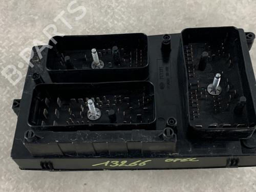 Used Fuse box OPEL ASTRA H (A04) 1.7 CDTI (L48) (125 hp) 25619474