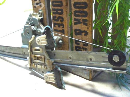 Rear left window mechanism SUZUKI GRAND VITARA II (JT, TE, TD) 1.9 DDiS All-wheel Drive (JT419, TD44, JB419WD, JB419XD,... | BP24024242C24 