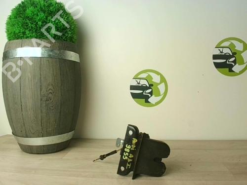 hood-lock-audi-a3-8l1-1996-1997-1998-1999-2000-2001-2002-2003-2004-2005-2006-30807104 main image