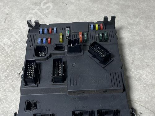 fuse-box-peugeot-206-hatchback-2ac-1998-1999-2000-2001-2002-2003-2004-2005-2006-2007-2008-2009-2010-2011-2012-32082567 main image