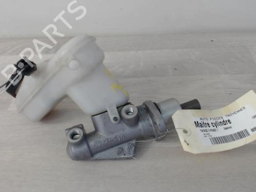brake-master-cylinder-renault-twingo-ii-cn0_-2007-24027267 main image