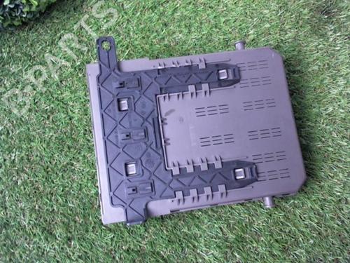 Fuse box CITROËN C5 I (DC_) 2.2 HDi (DC4HXB, DC4HXE) | BP24027629E1