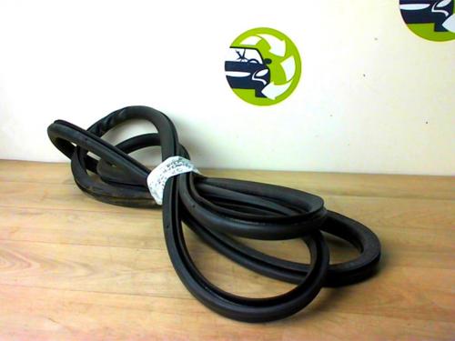 Used Rubber door seal PORSCHE CAYENNE (9PA) S 4.5 (340 hp) 24021195