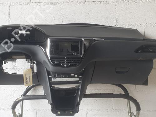 Used Dashboard PEUGEOT 208 I (CA_, CC_) 1.4 HDi (68 hp) 32423098