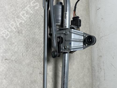 Used Front wiper motor Front wiper motor AUDI A3 Sportback (8VA, 8VF) 1.6 TDI (115 hp) 30808031 30808031