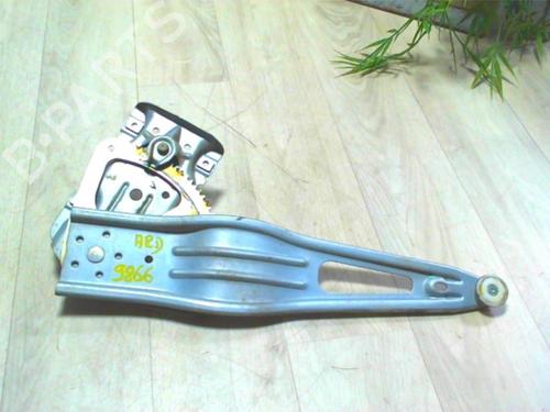 Rudehejsemekanisme Højre bagtil TOYOTA YARIS (_P9_) 1.3 VVT-i (SCP90_, SCP90R) (87 hp) 24024694