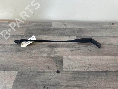 Used Front windshield wiper arm Front windshield wiper arm 36888973 36888973