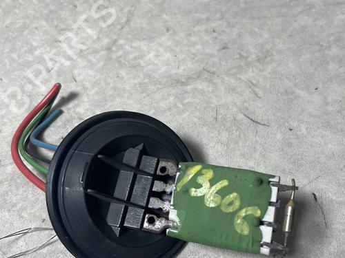 heater-resistor-skoda-fabia-i-6y2-1999-2000-2001-2002-2003-2004-2005-2006-2007-2008-31084750 main image